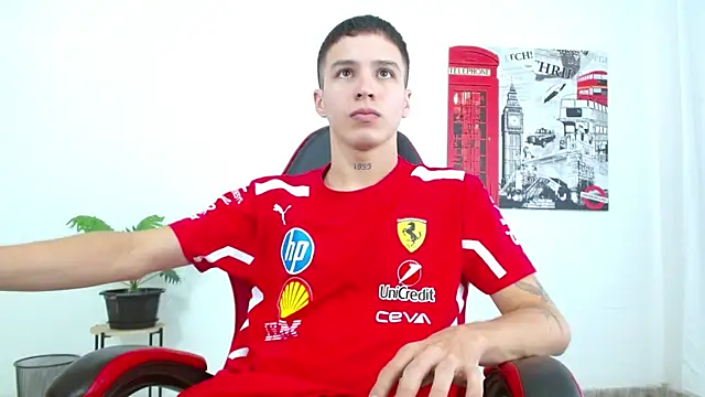 Snapshot of Cumandres18 chatting on 13, 11, 2025 Cumandres18 online show from 13, 11, 2025