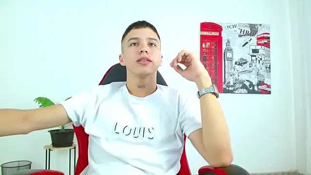 Snapshot of Cumandres18 chatting on 18, 11, 2025 Cumandres18 online show from 18, 11, 2025