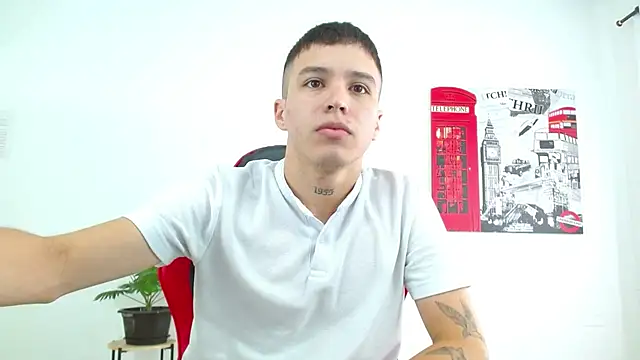 Snapshot of Cumandres18 chatting on 19, 11, 2025 Cumandres18 online show from 19, 11, 2025