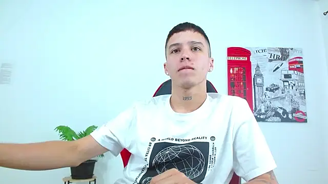 Snapshot of Cumandres18 chatting on 24, 11, 2025 Cumandres18 online show from 24, 11, 2025