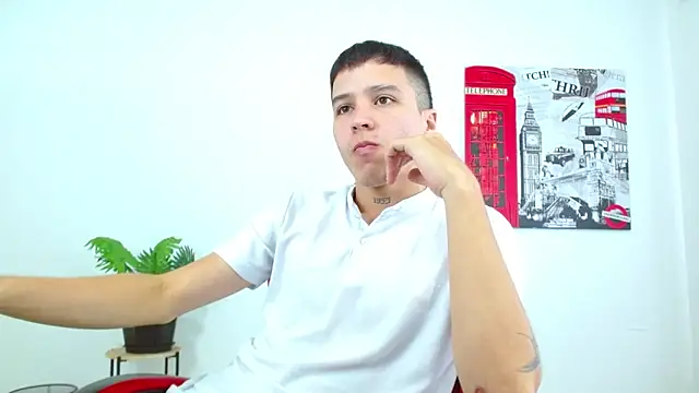 Snapshot of Cumandres18 chatting on 27, 11, 2025 Cumandres18 online show from 27, 11, 2025