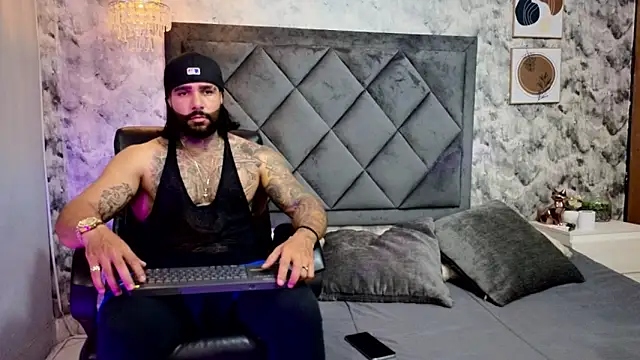Snapshot of Apolo_rousse1 chatting on 6, 10, 2025 Apolo rousse1 online show from 6, 10, 2025