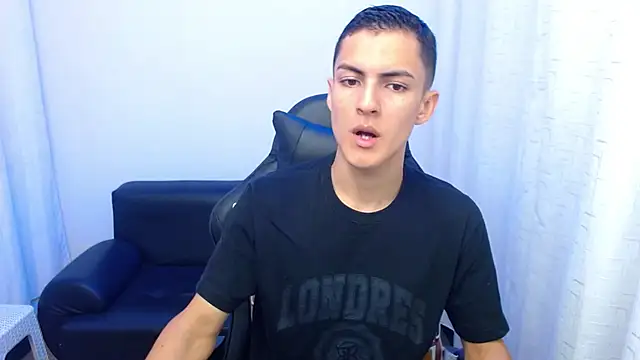 Snapshot of Matiius18 chatting on 4, 2, 2026 Matiius18 online show from 4, 2, 2026