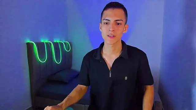 Snapshot of Matiius18 chatting on 8, 7, 2026 Matiius18 online show from 8, 7, 2026