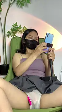 Snapshot of zhizhinaigai chatting on 28, 11, 2025 zhizhinaigai online show from 28, 11, 2025