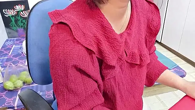 Snapshot of MichiLovely chatting on 29, 10, 2025 MichiLovely online show from 29, 10, 2025