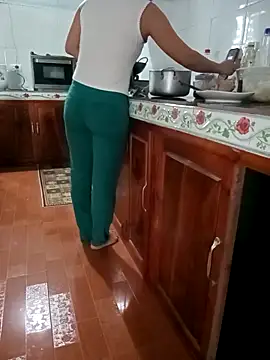 Snapshot of Sweet-Berry89 chatting on 10, 11, 2025 Sweet-Berry89 online show from 10, 11, 2025