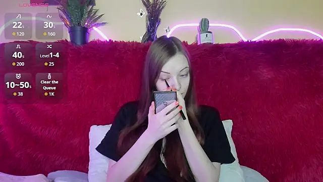 AliceHaris online show from 3, 12, 2025