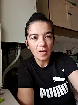 Snapshot of alinaalinutzq chatting on 21, 12, 2025 alinaalinutzq online show from 21, 12, 2025