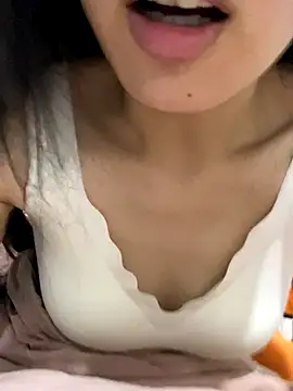 MengMeng0515 online show from 28, 11, 2025