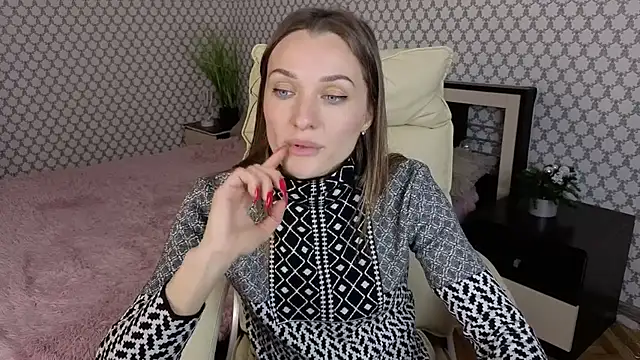 EmmySkyy online show from 12, 10, 2025