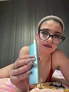 Snapshot of Larra69 chatting on 15, 5, 2026 Larra69 online show from 15, 5, 2026
