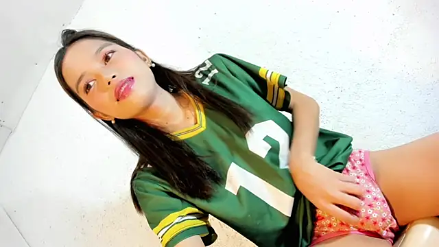 Snapshot of CUTIE_GIRLSX chatting on 23, 6, 2026 CUTIE GIRLSX online show from 23, 6, 2026