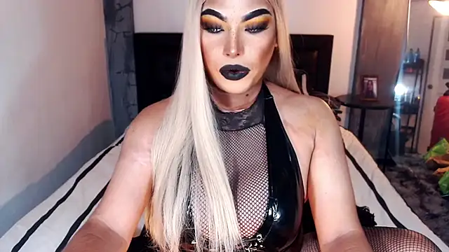 xTrixieMae online show from 2, 11, 2025