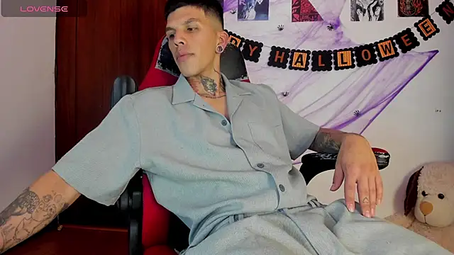 Snapshot of Savajelust chatting on 21, 10, 2025 Savajelust online show from 21, 10, 2025