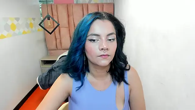 Kiara Cruz   online show from 4, 10, 2025