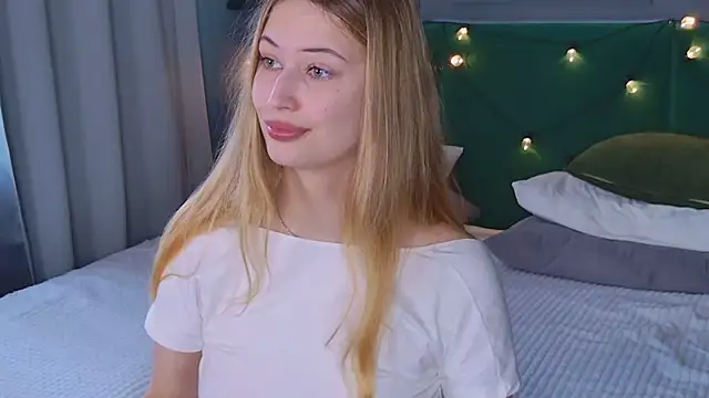 Sofii Ly online show from 10, 9, 2025