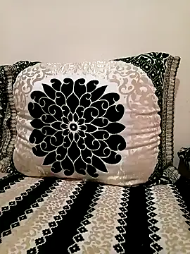 Mroma89six online show from 3, 12, 2025