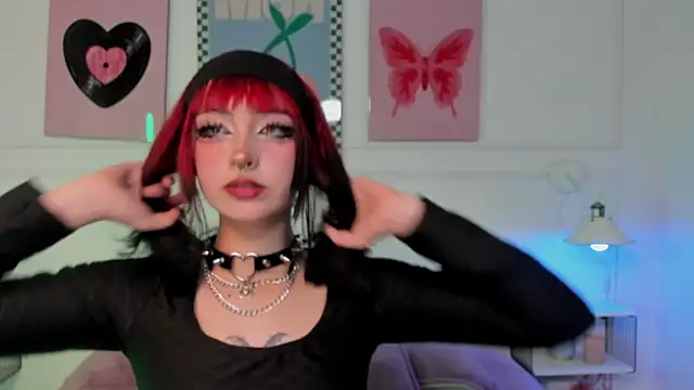 Zoe Lynch  online show from 16, 4, 2026