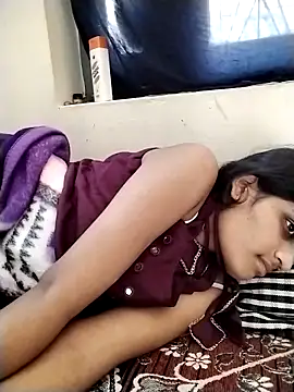 Snapshot of Sofia_kuuu chatting on 7, 10, 2025 Sofia kuuu online show from 7, 10, 2025