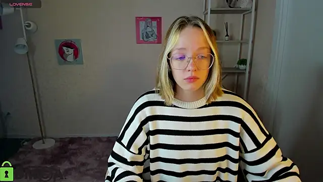 R0cket bunny online show from 9, 10, 2025