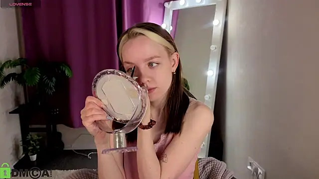 Snapshot of R0cket_bunny chatting on 28, 5, 2026 R0cket bunny online show from 28, 5, 2026