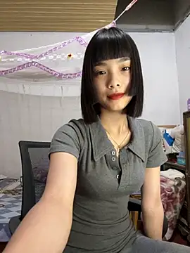 Snapshot of andymi1 chatting on 11, 9, 2025 andymi1 online show from 11, 9, 2025
