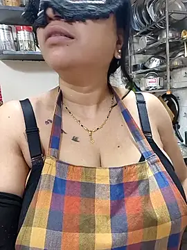 Snapshot of Queen_Nightt chatting on 1, 3, 2026 Queen Nightt online show from 1, 3, 2026