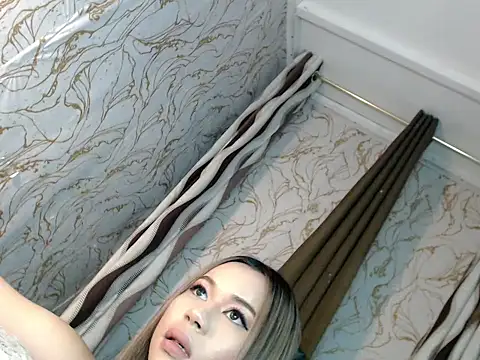 Snapshot of Honey_Swellens chatting on 22, 9, 2025 Honey Swellens online show from 22, 9, 2025