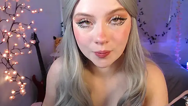 Snapshot of Lil_bela chatting on 16, 9, 2025 Lil bela online show from 16, 9, 2025