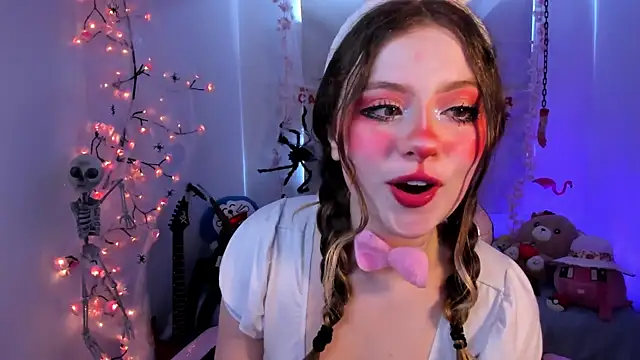 Snapshot of Lil_bela chatting on 1, 10, 2025 Lil bela online show from 1, 10, 2025