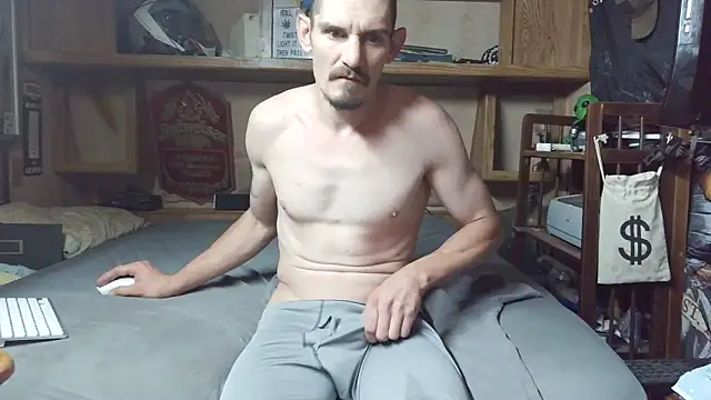 Snapshot of mike42088 chatting on 13, 5, 2026 mike42088 online show from 13, 5, 2026