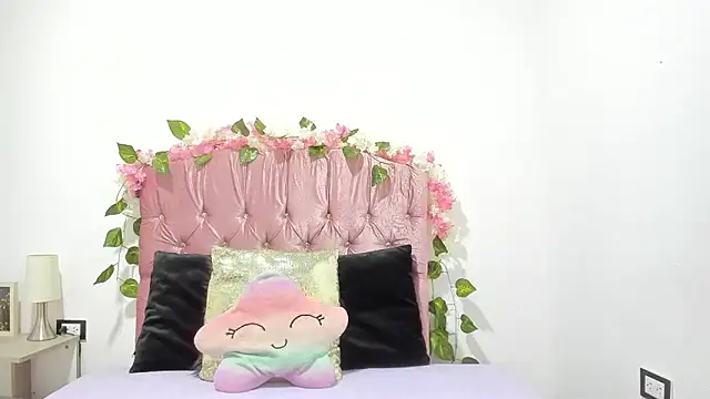 ivy moon05 online show from 13, 9, 2025