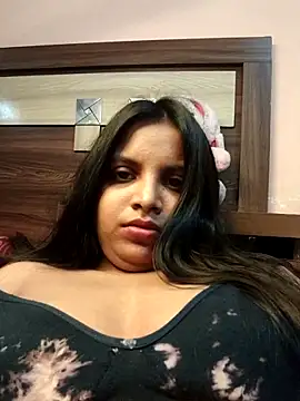 Snapshot of Maahhii_2 chatting on 15, 5, 2026 Maahhii 2 online show from 15, 5, 2026
