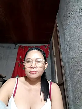 Everleigh mom online show from 28, 10, 2025