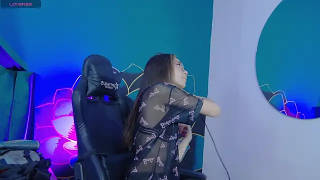 Snapshot of RavennMoonn chatting on 4, 3, 2026 RavennMoonn online show from 4, 3, 2026