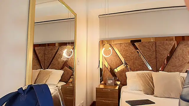 Snapshot of zarah_andrew__ chatting on 13, 9, 2025 zarah andrew online show from 13, 9, 2025