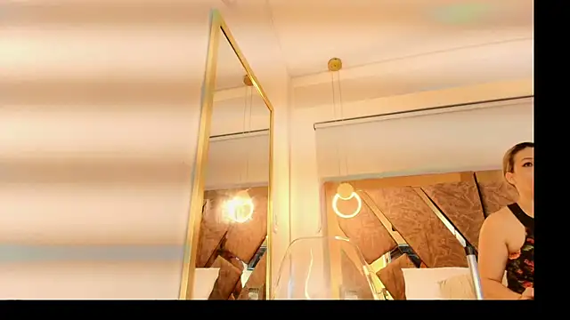 Snapshot of zarah_andrew__ chatting on 11, 11, 2025 zarah andrew online show from 11, 11, 2025