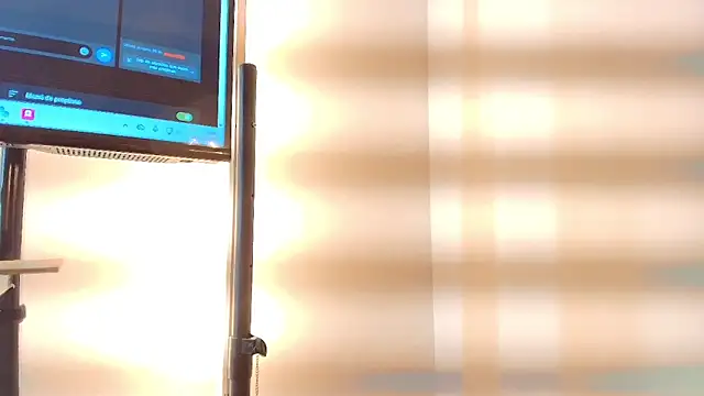 Snapshot of zarah_andrew__ chatting on 18, 11, 2025 zarah andrew online show from 18, 11, 2025