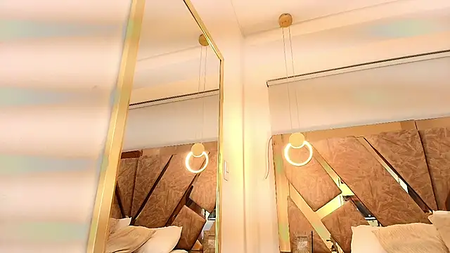 Snapshot of zarah_andrew__ chatting on 26, 11, 2025 zarah andrew online show from 26, 11, 2025