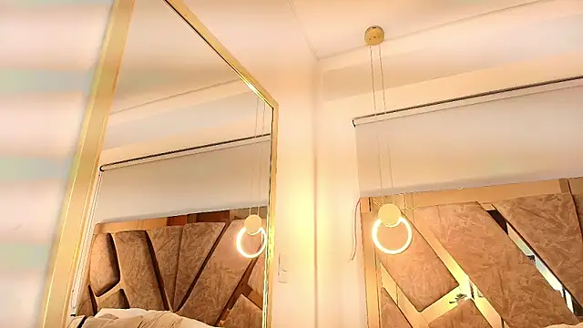 Snapshot of zarah_andrew__ chatting on 27, 11, 2025 zarah andrew online show from 27, 11, 2025