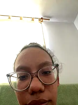 Snapshot of Valen1800 chatting on 17, 10, 2025 Valen1800 online show from 17, 10, 2025