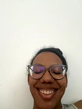 Snapshot of Valen1800 chatting on 20, 10, 2025 Valen1800 online show from 20, 10, 2025