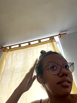 Snapshot of Valen1800 chatting on 30, 11, 2025 Valen1800 online show from 30, 11, 2025