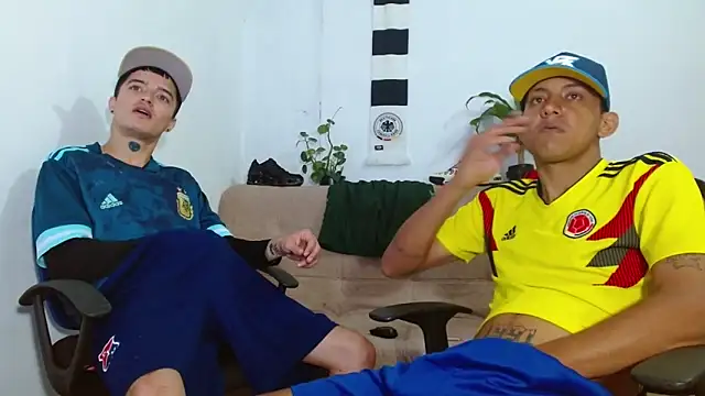 Snapshot of skinny23cm chatting on 7, 2, 2026 skinny23cm online show from 7, 2, 2026