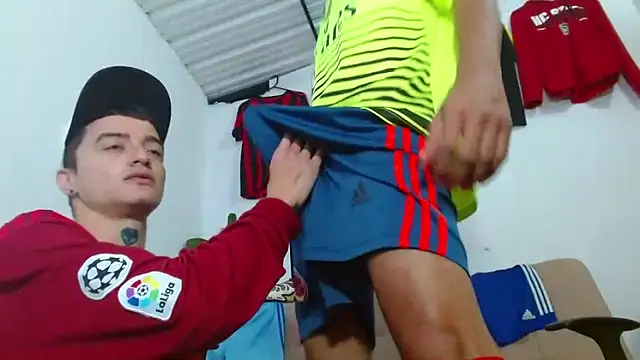 Snapshot of skinny23cm chatting on 10, 2, 2026 skinny23cm online show from 10, 2, 2026