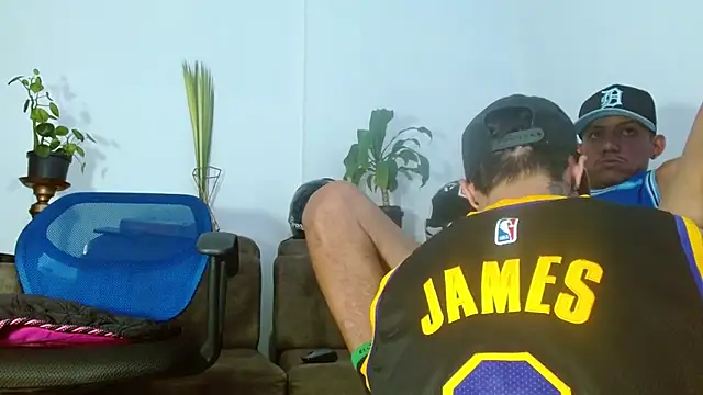 skinny23cm online show from 29, 3, 2026