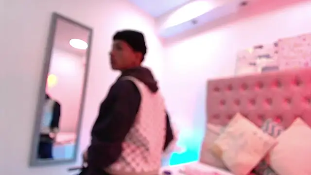 Snapshot of OzorioDany chatting on 13, 11, 2025 OzorioDany online show from 13, 11, 2025