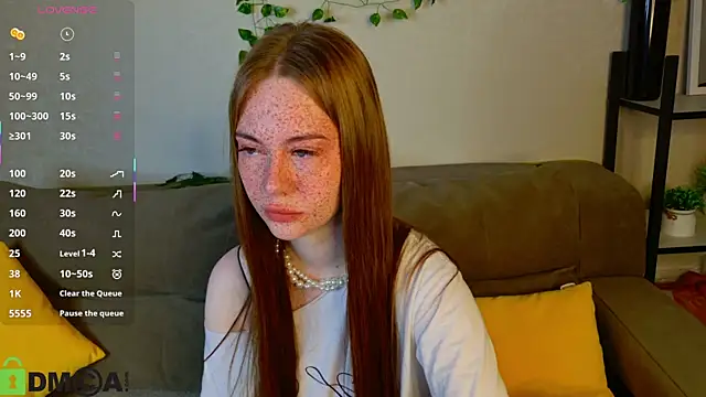 Roxy Sunnny online show from 4, 11, 2025