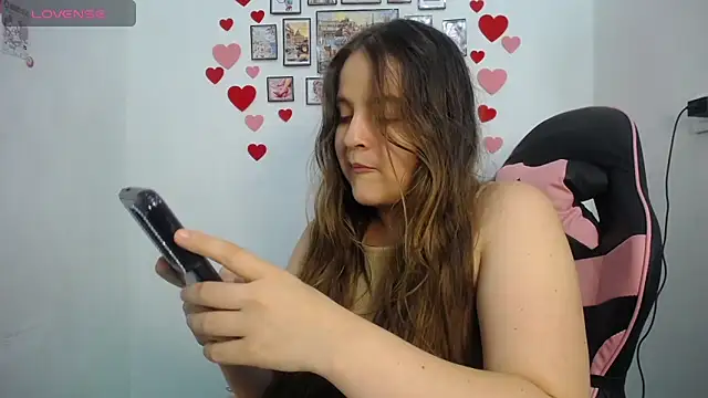 Pregnant Kloe online show from 10, 6, 2026